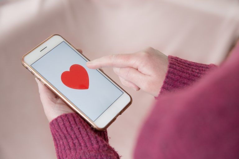 12 Niche Dating Apps to Have Fun Exploring